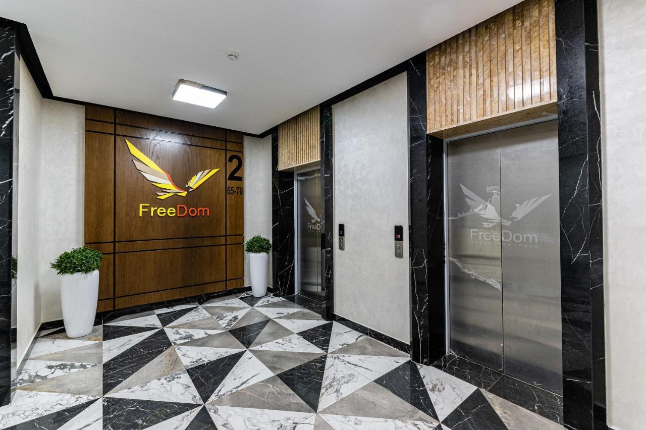 Appartamento Уютная 1 Комнатная Freedom Akmola Esterno foto